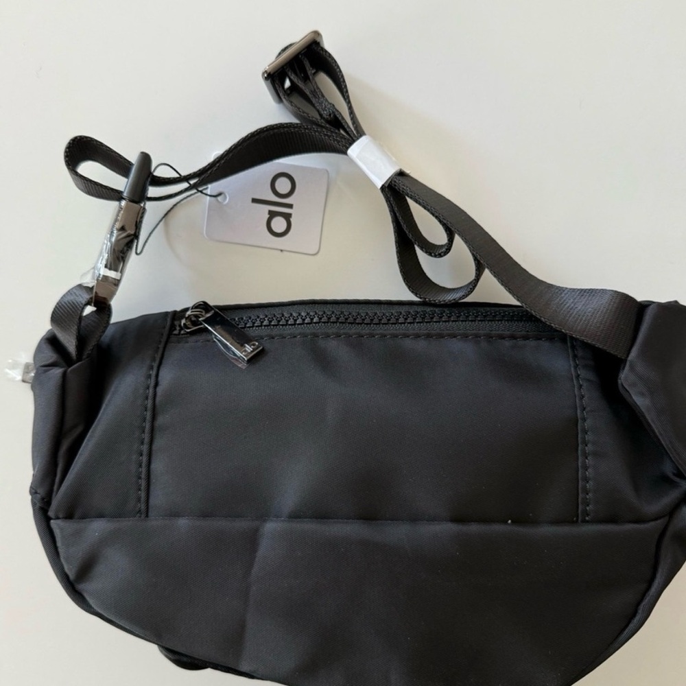 ALO Yoga Black Explorer Bag - Picture 6 of 6